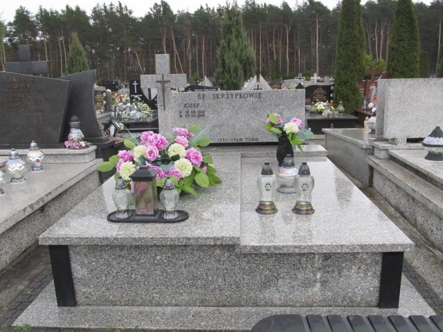 Grób Józef Skrzypek